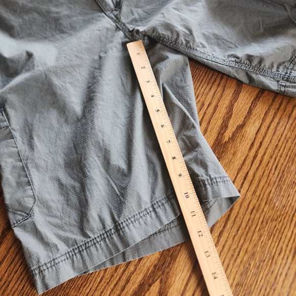 Wear First Grey Stretch Textured Cargo Shorts Men Size 38 - Picture 6 of 6